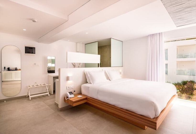 جناح جونيور مطل على الحديقة, Kantouni Beach Boutique