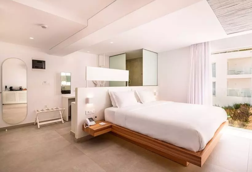 سوئیت جونیور با چشم‌انداز باغ, Kantouni Beach Boutique