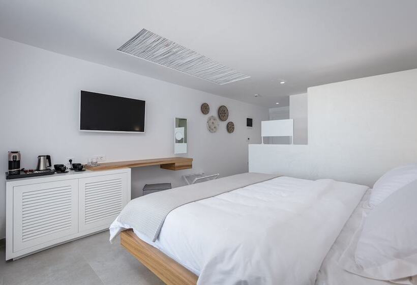 جناح جونيور مطل على الحديقة, Kantouni Beach Boutique