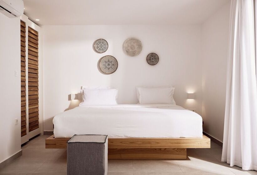 جناح جونيور مطل على الحديقة, Kantouni Beach Boutique