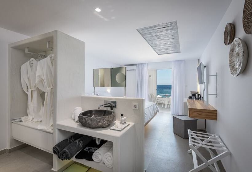 غرفة قياسية مطلّة علي البحر, Kantouni Beach Boutique