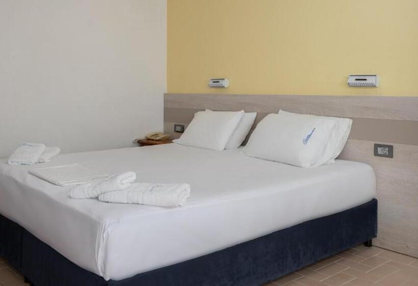 海景标准间带阳台, Kardamili Beach