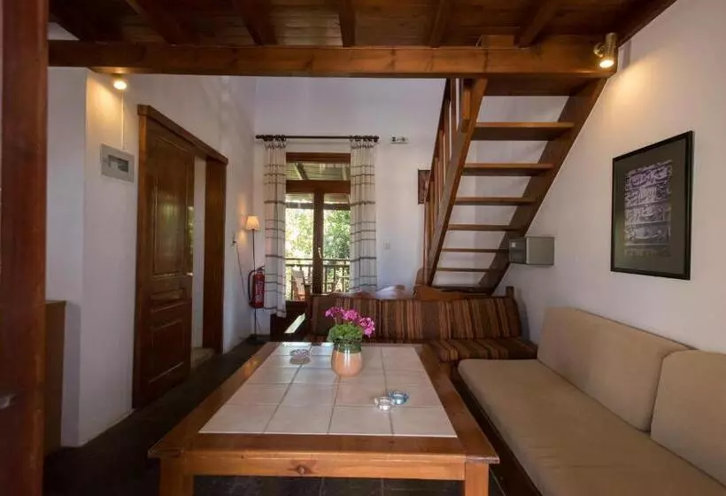 Deluxe-studio, Proimos Maisonnettes