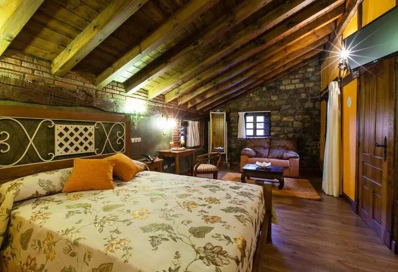 سوئیت جونیور با ماساژ آبی, Spa Casona La Hondonada