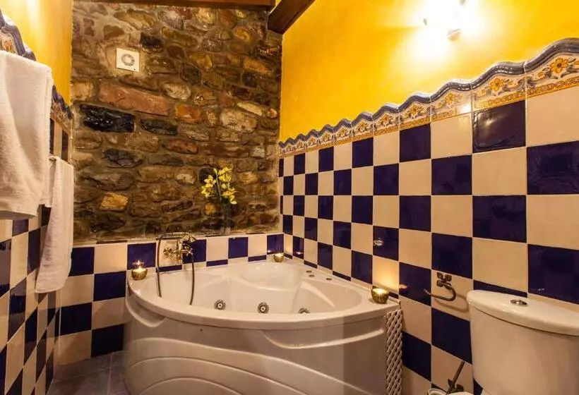سوئیت جونیور با ماساژ آبی, Spa Casona La Hondonada