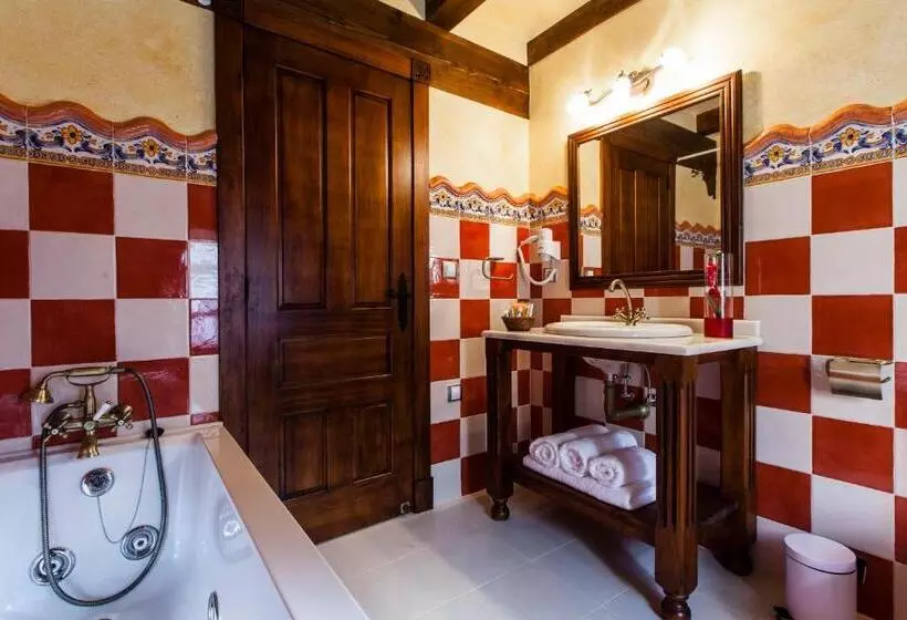 اتاق سوپریور با وان آب گرم, Spa Casona La Hondonada