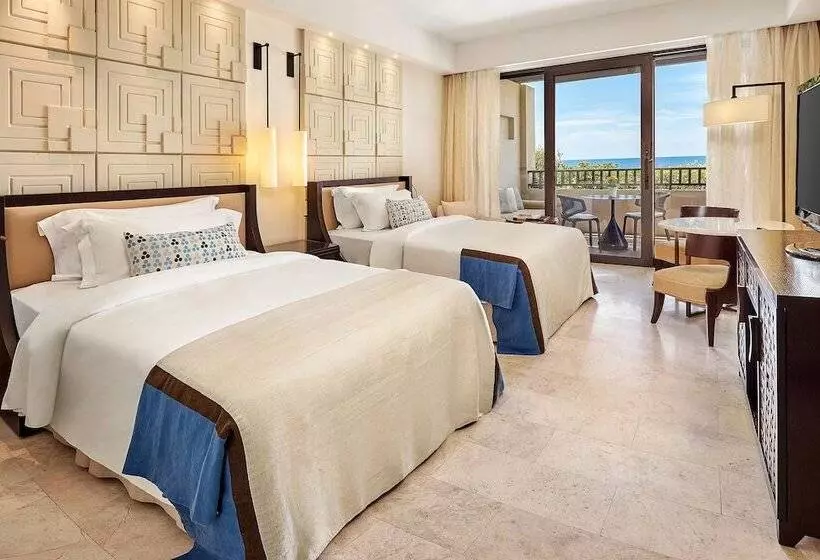 オーシャンビューのプレミアムルーム。, The Romanos, A Luxury Collection Resort, Costa Navarino