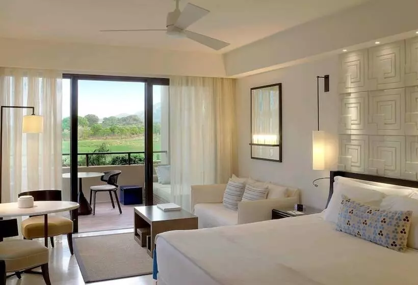 片側に海が見えるデラックスルーム, The Romanos, A Luxury Collection Resort, Costa Navarino