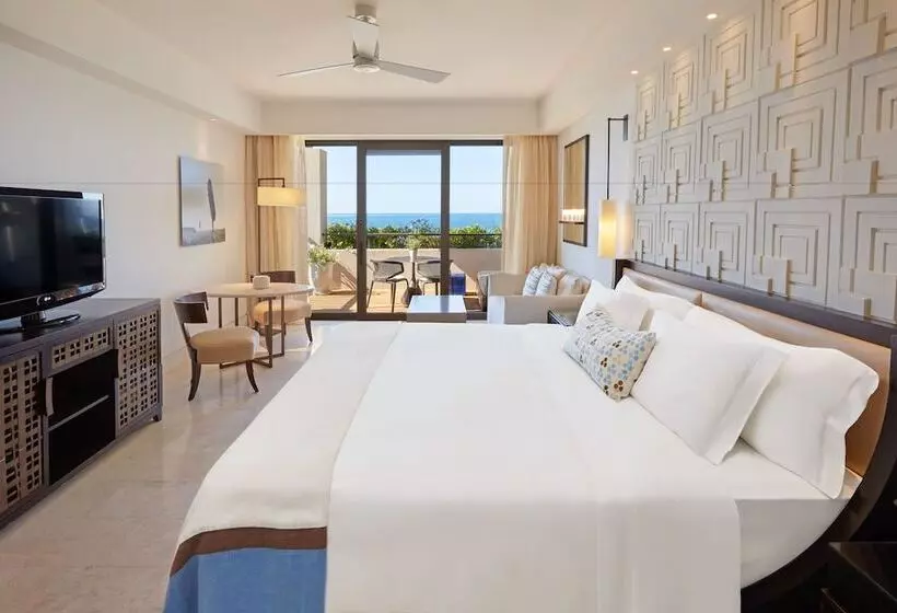 オーシャンビューのプレミアムルーム。, The Romanos, A Luxury Collection Resort, Costa Navarino