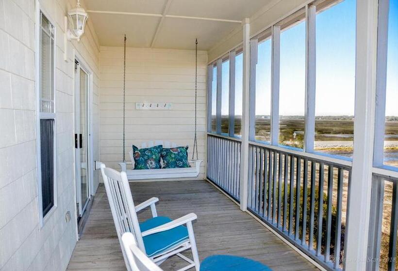 キングサイズベッドのスタンダードルーム, The Sunset Inn