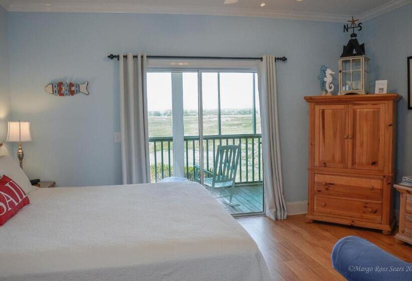 身障者適用キングサイズベッドルーム, The Sunset Inn