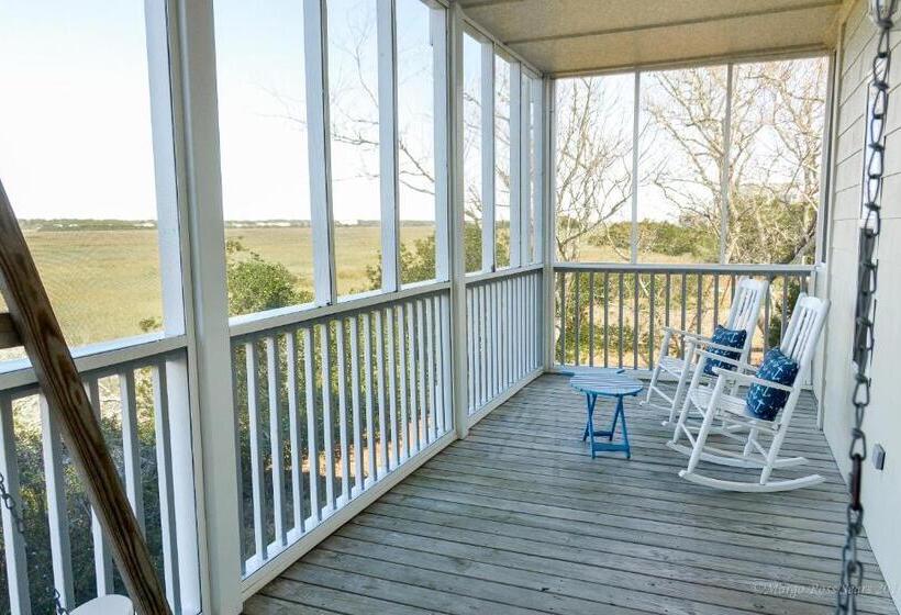 キングサイズベッドのスタンダードルーム, The Sunset Inn