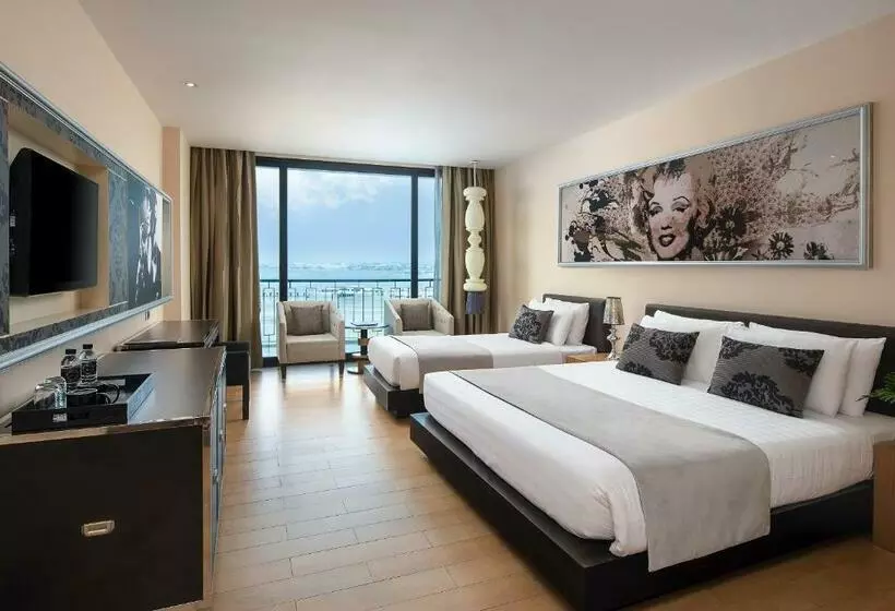 オーシャンビュースーペリアールーム, Way Hotel Pattaya