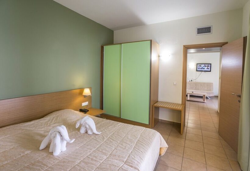 庭の見える１ベッドルームアパートメント, Athina Beach Hotel