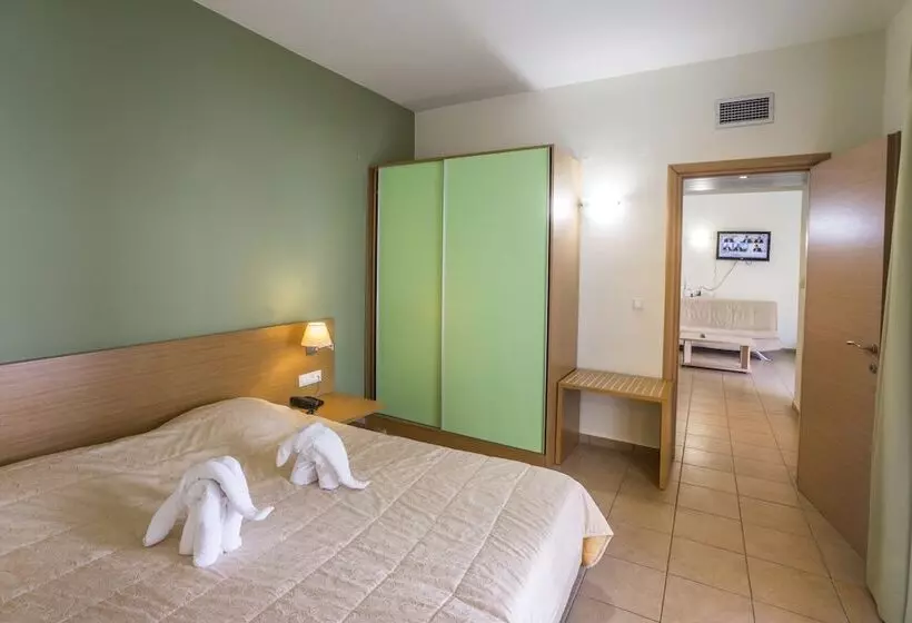 庭の見える１ベッドルームアパートメント, Athina Beach Hotel