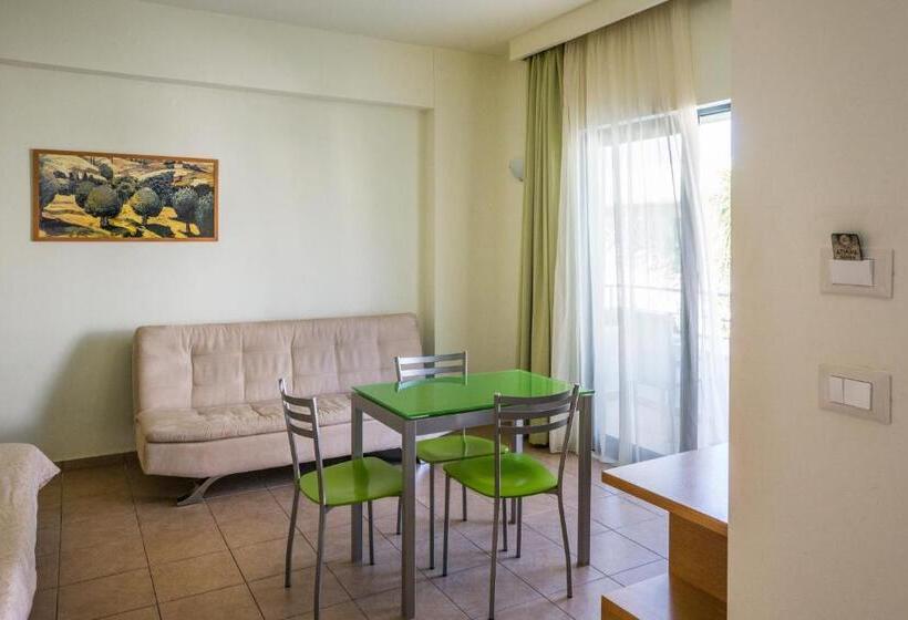 Апартаменты 1 Спальня Вид на Сад, Athina Beach Hotel