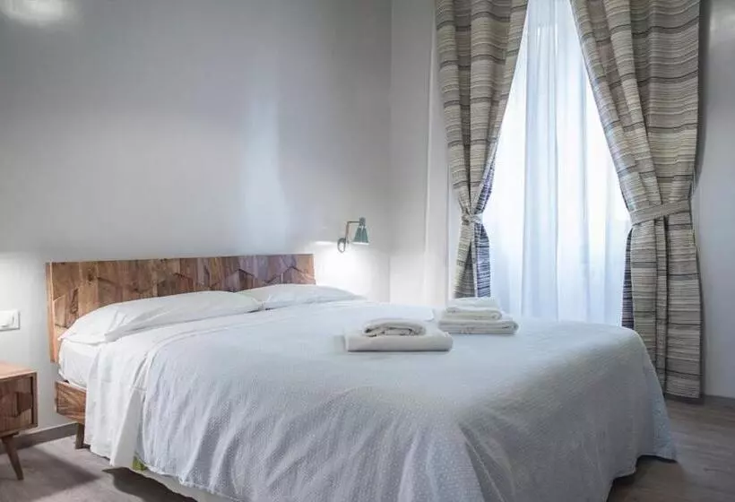 اتاق لوکس, B&b Santi Quattro Al Colosseo