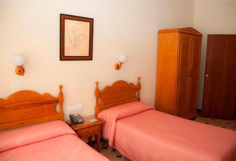 Quarto Estandar Banheiro Compartilhado, Hostal Paris