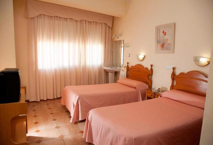 Quarto Estandar Banheiro Compartilhado, Hostal Paris