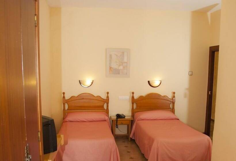 Standard Kolmen Hengen Huone, Hostal Paris