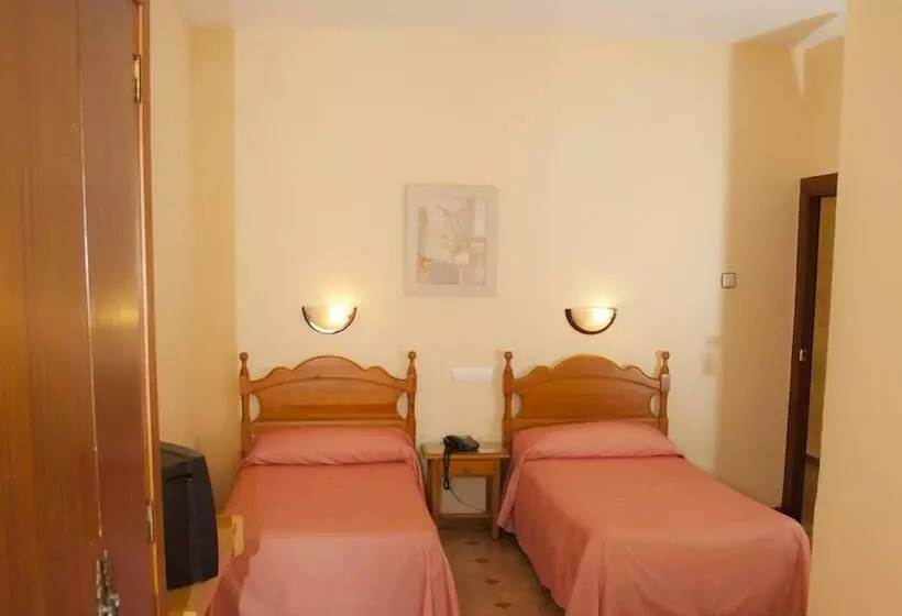 スタンダードトリプルルーム, Hostal Paris