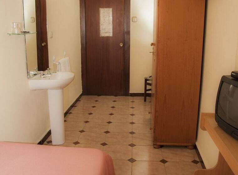 Quarto Estandar Individual Banheiro Compartilhado, Hostal Paris