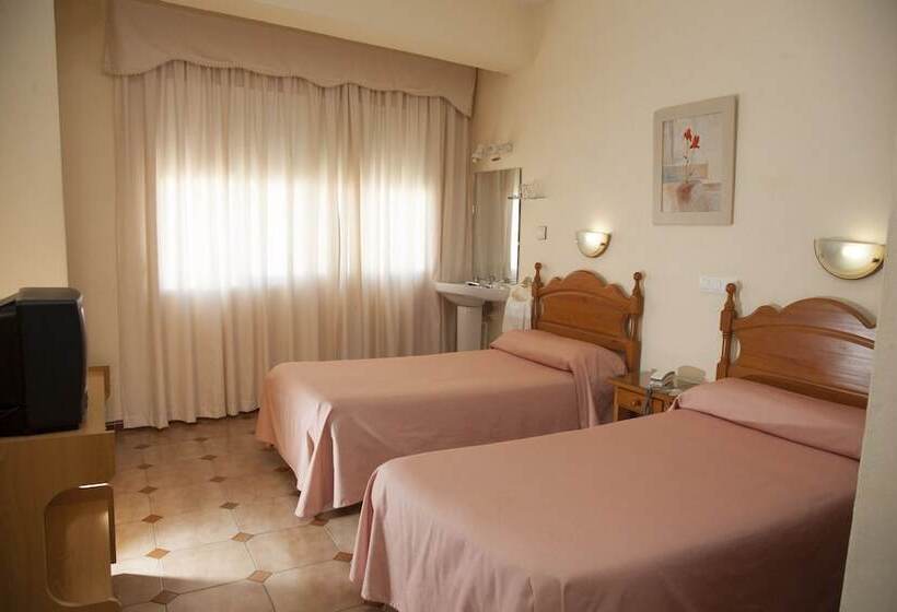 Quarto Estandar Banheiro Compartilhado, Hostal Paris