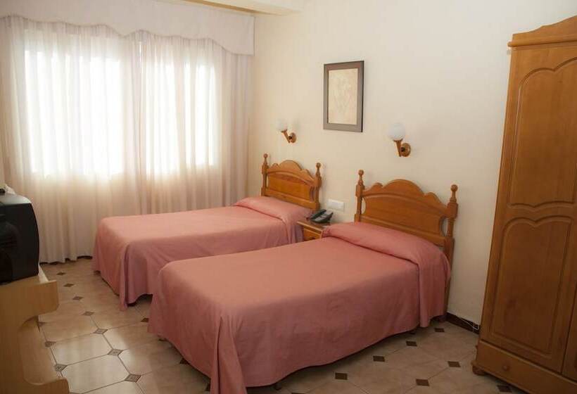 Quarto Estandar Banheiro Compartilhado, Hostal Paris