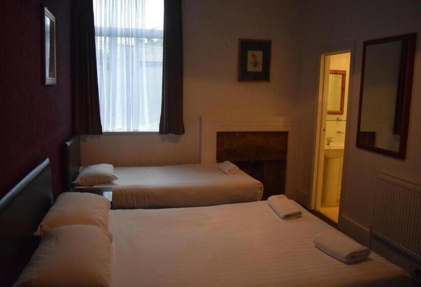 סוויטת ג'וניור, Banks