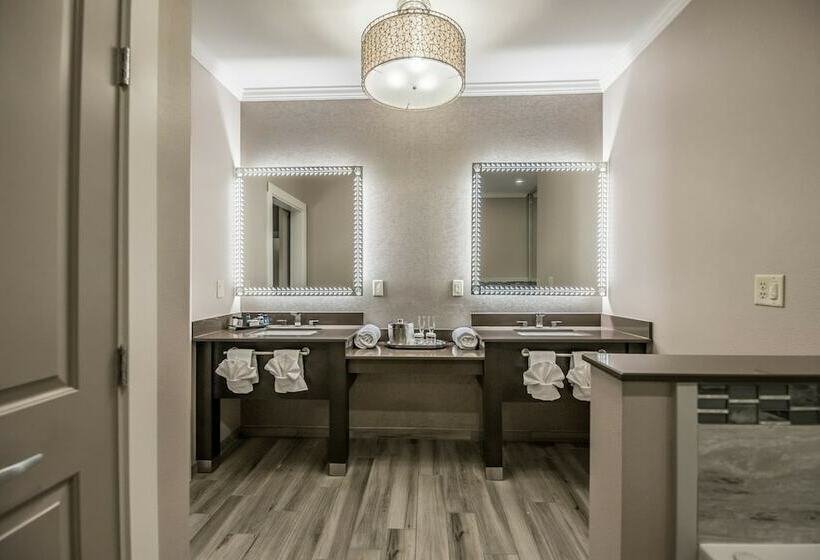 복층 룸 퀸 침대, Bear River Casino Resort