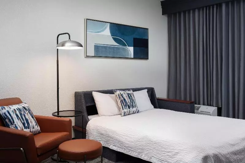 キングサイズベッドのスイートルーム, Courtyard By Marriott Denver Central Park