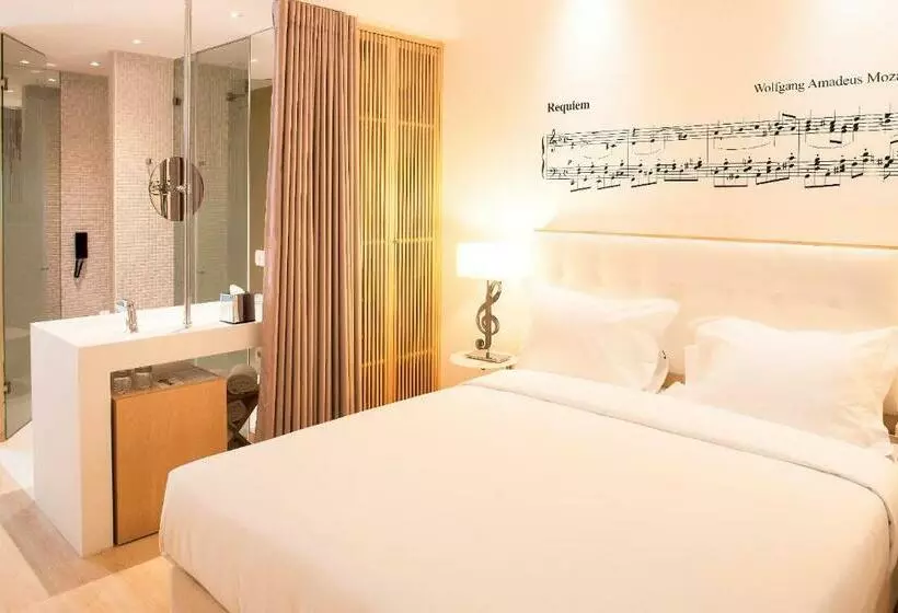 اتاق سوپریور, Da Musica