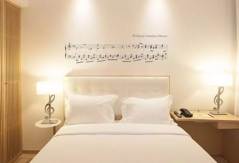 اتاق استاندارد یک نفره, Da Musica