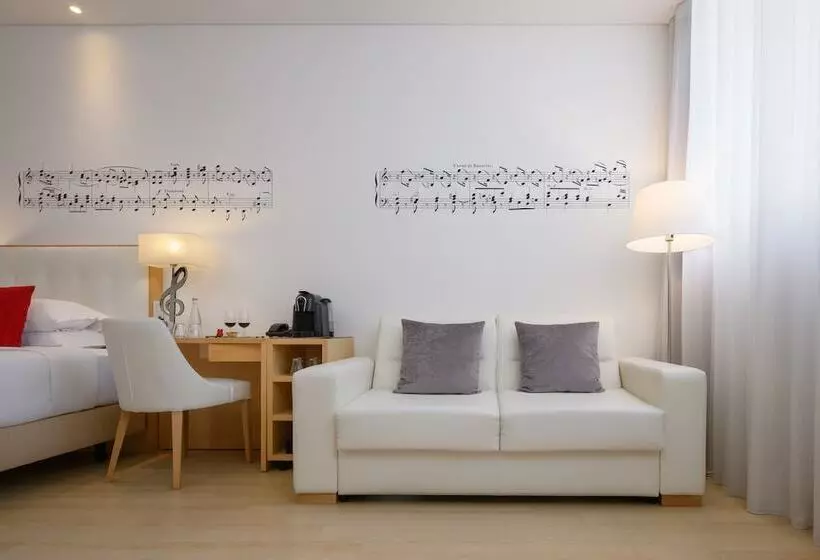 اتاق سوپریور, Da Musica