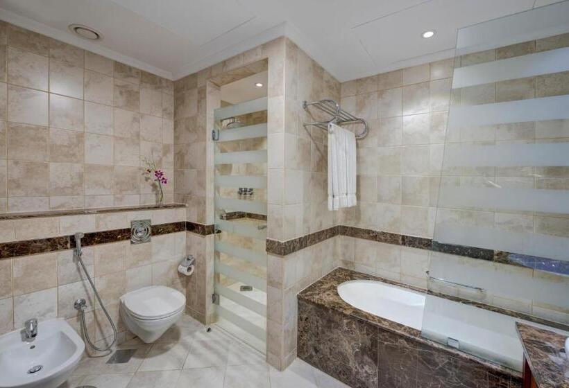 اتاق لوکس با تخت بزرگ, Donatello