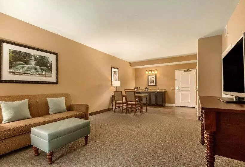 身障者適用スイートルーム, Embassy Suites By Hilton Savannah Historic District