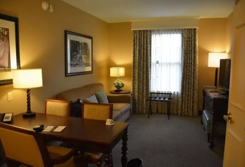 身障者適用スイートルーム, Embassy Suites By Hilton Savannah Historic District