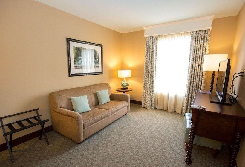 סוויטה מותאמת לאדם עם מוגבלויות, Embassy Suites By Hilton Savannah Historic District