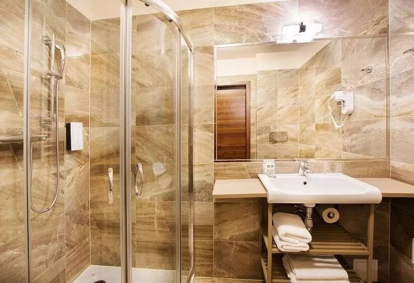 デラックスルーム, Golden Tulip Krakow City Center