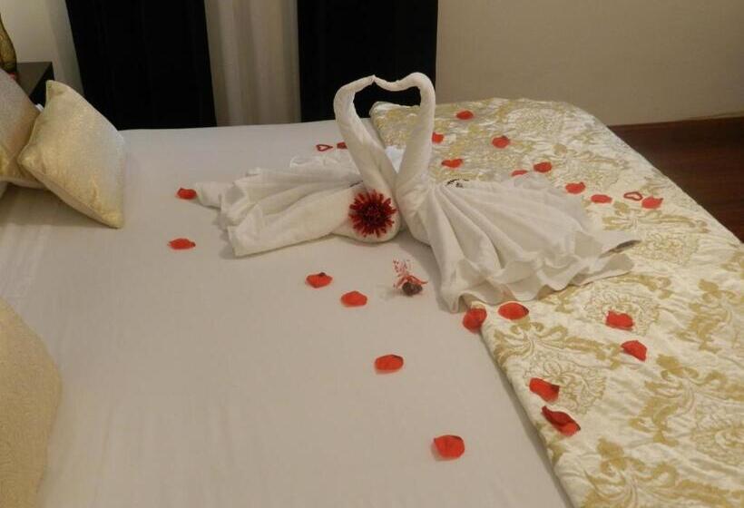 סוויטת ג'וניור, Mare