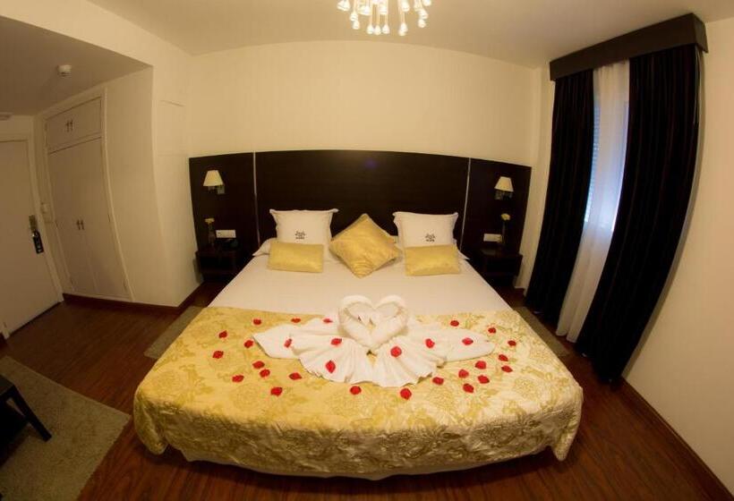 סוויטת ג'וניור, Mare