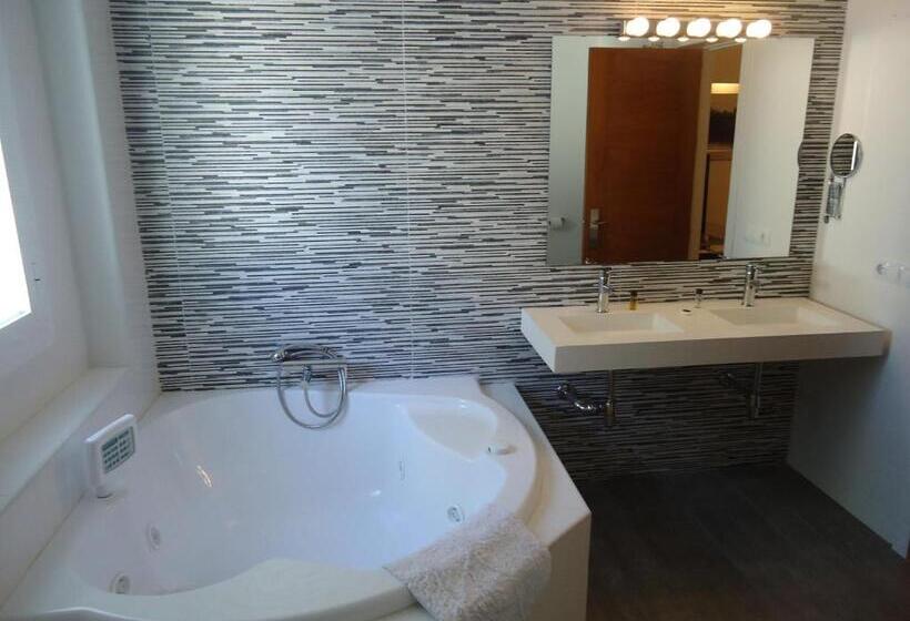 סוויטת ג'וניור, Mare