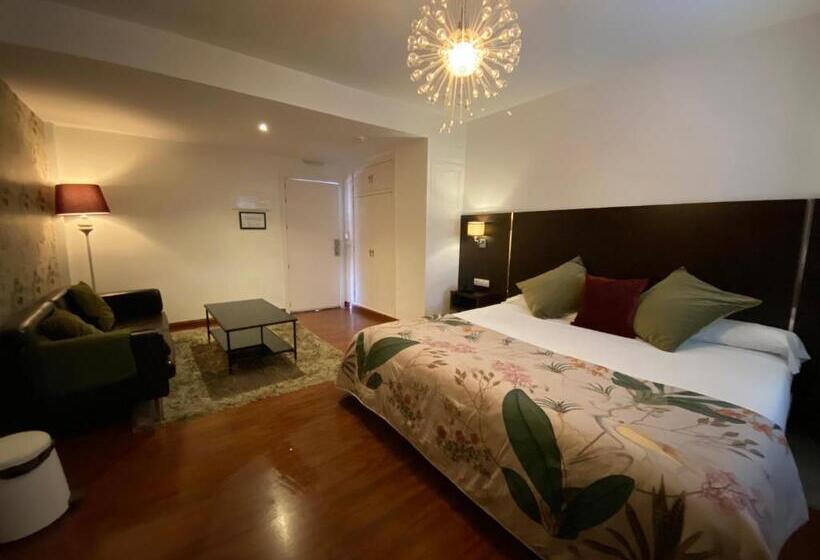 סוויטת ג'וניור, Mare