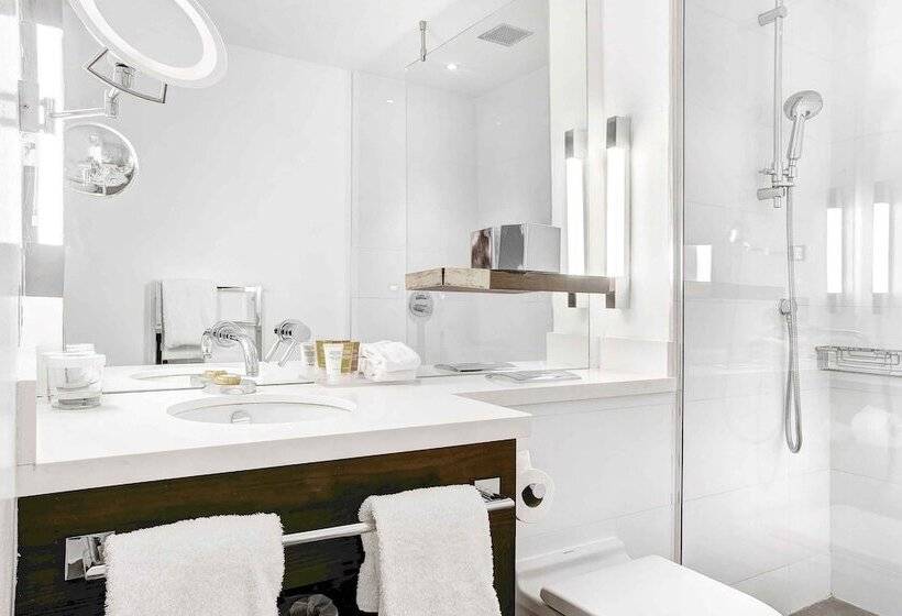 جناح جونيور, Sandman Signature Newcastle