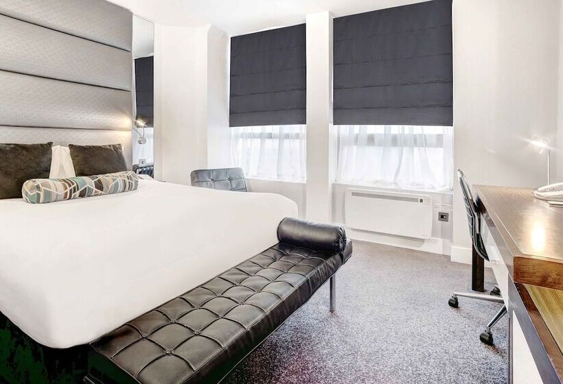 جناح جونيور, Sandman Signature Newcastle