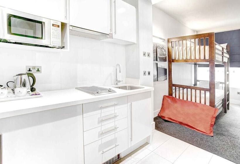 جناح عائلي, Sandman Signature Newcastle