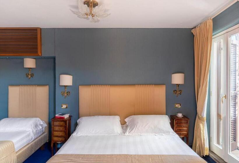 חדר סופריור עם טרסה, Scalinata Di Spagna