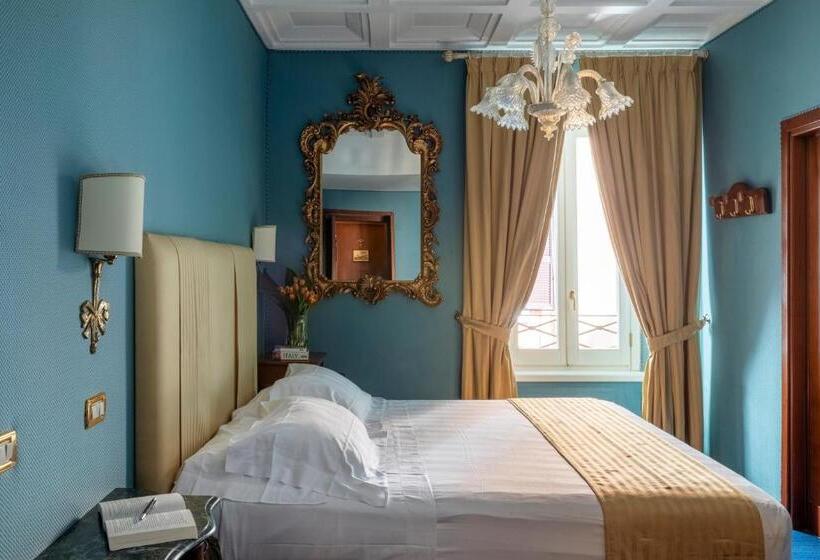 חדר סטנדרט לשלושה, Scalinata Di Spagna