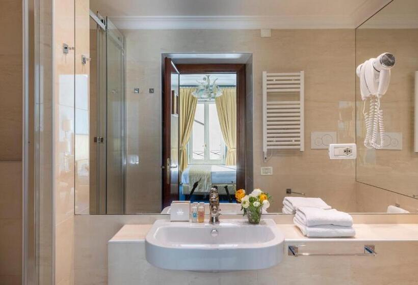 חדר סטנדרט לארבעה, Scalinata Di Spagna