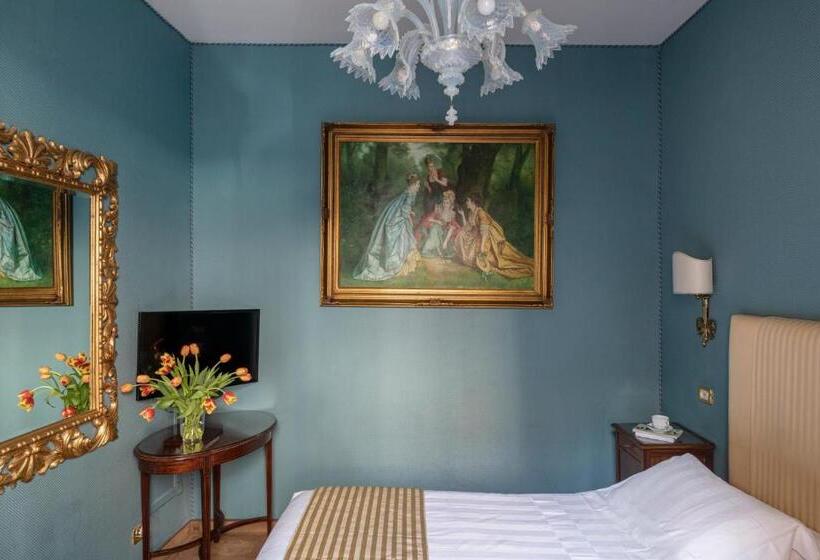 סוויטת ג'וניור, Scalinata Di Spagna